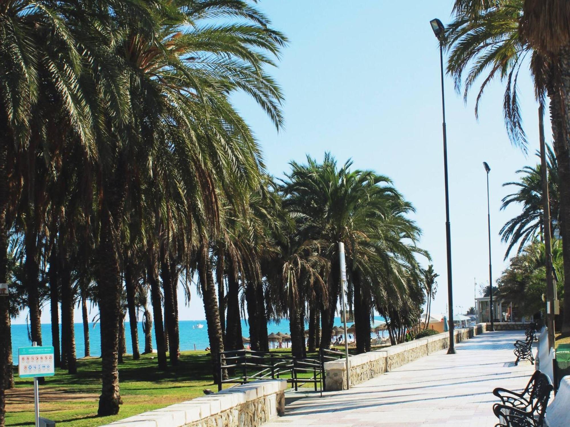 Esplendido Apartamento A Pie De Playa En ตอร์เรโมลิโนส ภายนอก รูปภาพ